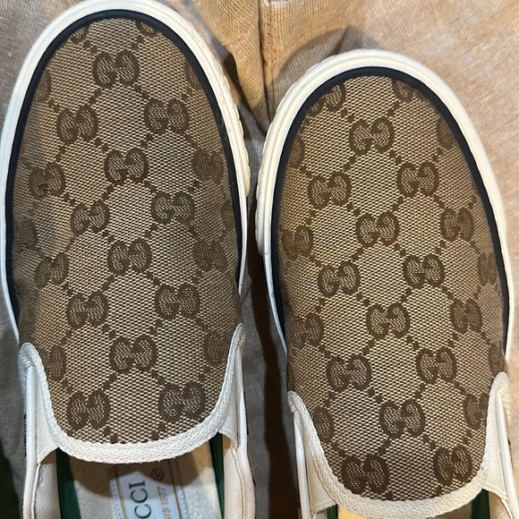 AUTHENTIC Women’s Canvas Monogram Platform Sneaker - Picture 5 of 16